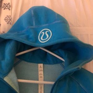 Lululemon beautiful blue scuba hoodie in excellent condition
